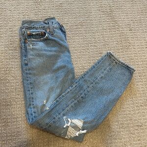 Women’s Distressed Levi’s
